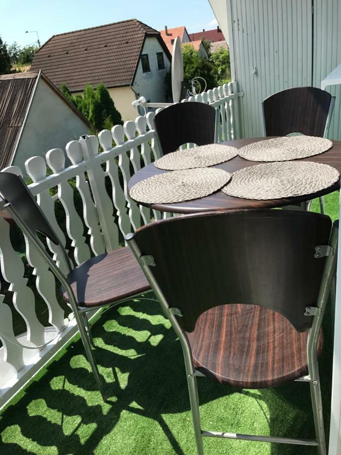Rozsavoelgy Apartman Balatonlelle Bagian luar foto