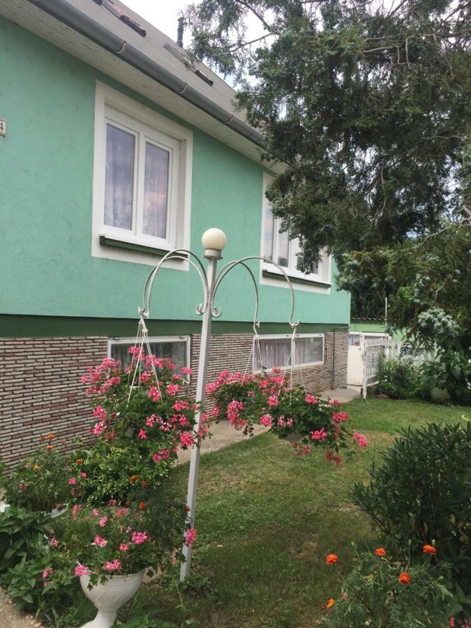 Rozsavoelgy Apartman Balatonlelle Bagian luar foto